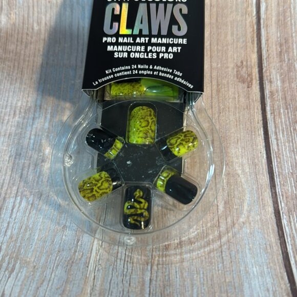 Claws Pro Nail Art Press on Nails - Black and Yellow #2659 Item #PHK395 - Picture 2 of 3